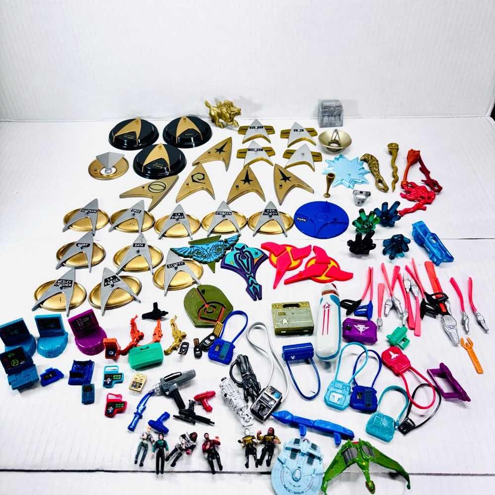 Playmates Star Trek Figure Weapons & Stands Mixed Accessories 1990’s Vintage
